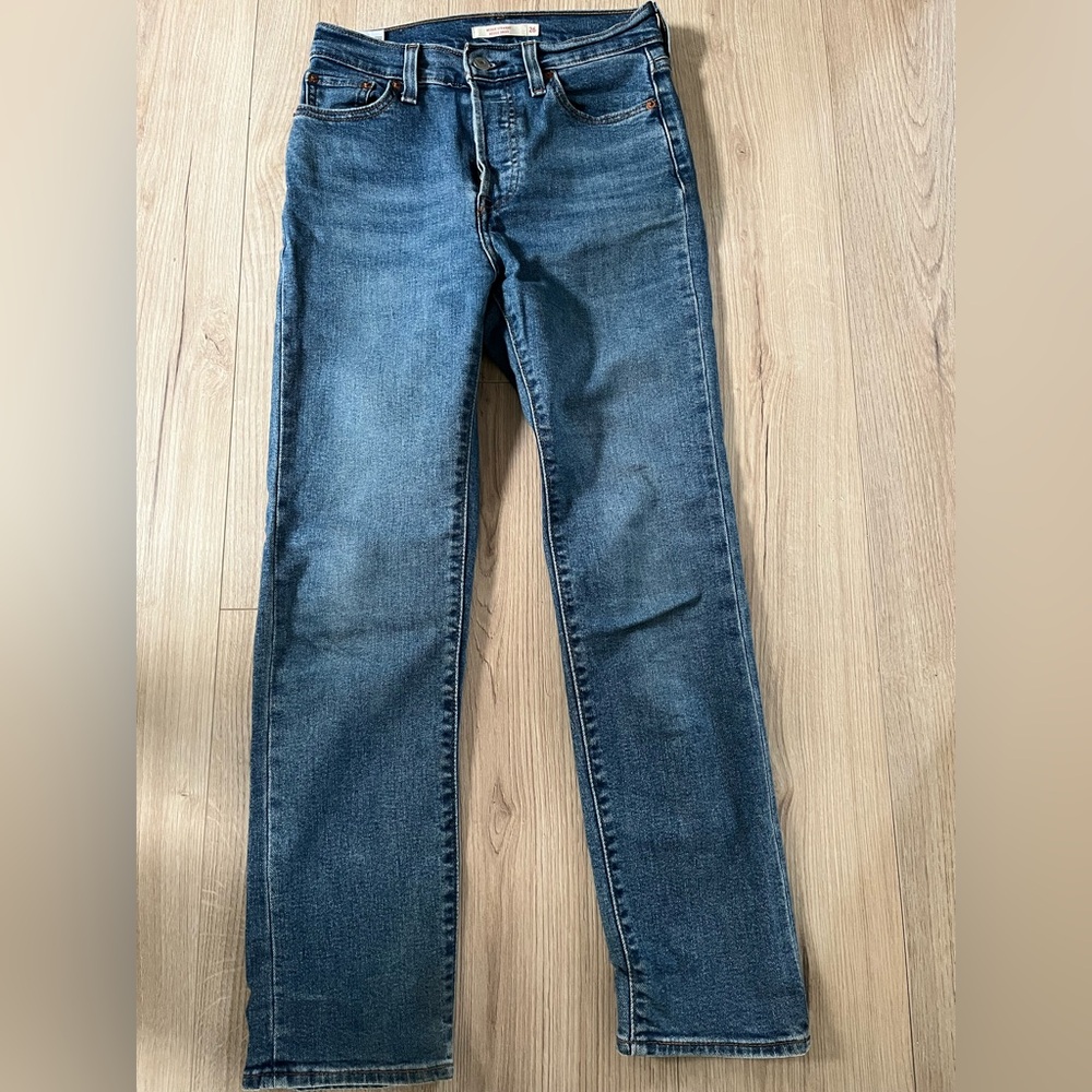 Levi’s Wedgie Straight Fit Size 26